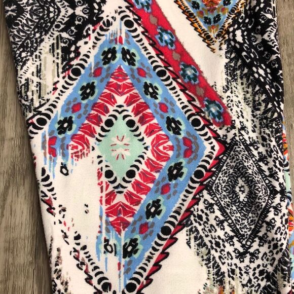 Hot Kiss NWOT Multi Printed Soft Leggings OS - Picture 13 of 15